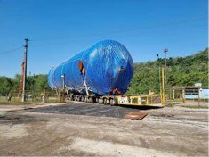 Equipamento Zhongdi embalado, em transporte especial sobre carreta